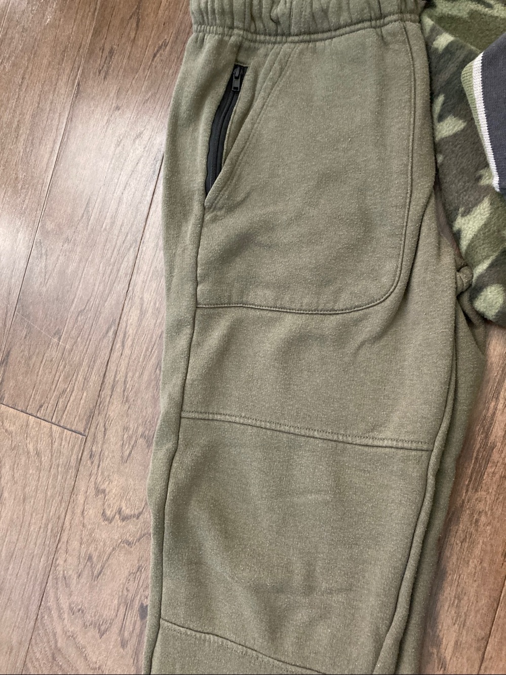 Boys Bundle School Tee Joggers Shorts Under Armour American Eagle Green Size 14 - Picture 13 of 15